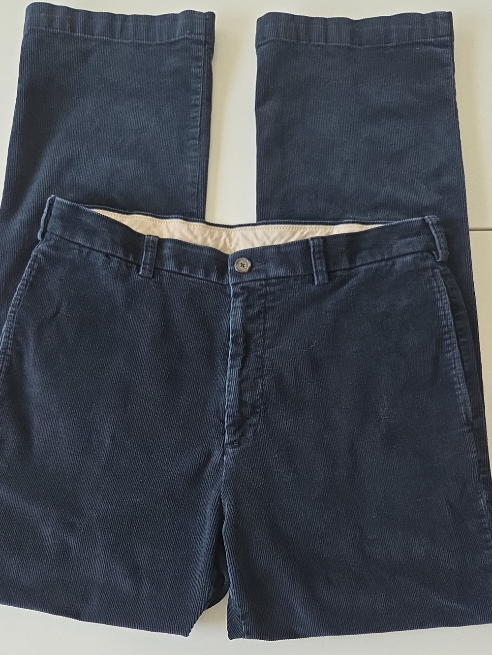 Roundtree & Yorke Men's Navy Blue  Corduroy Pants - Flat Front Straight Leg 34 W